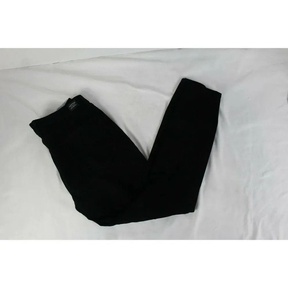 ladies SIGNATURE Levi Strauss jeans